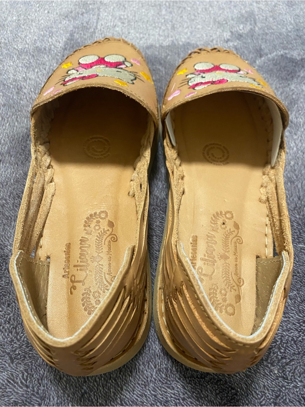 Hello Kitty Tan huaraches - Picture 2 of 5